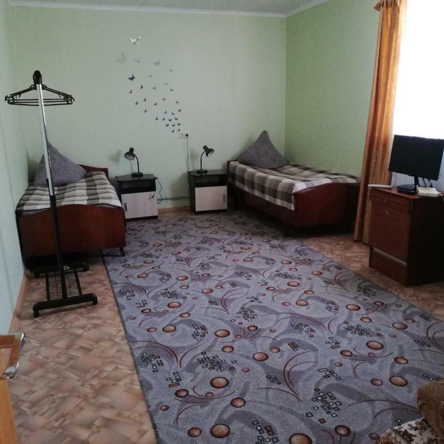 Hotel Belye Rozy Njaswisch Exterior foto